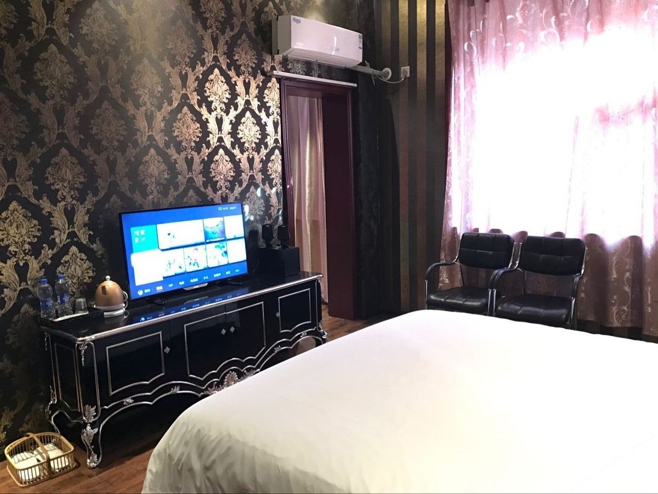 浪漫大床房