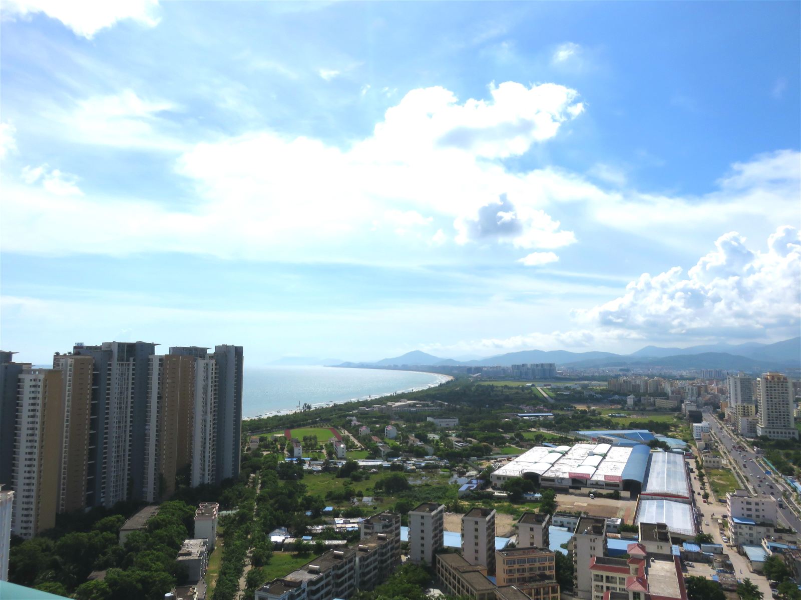 温馨园景家庭房
