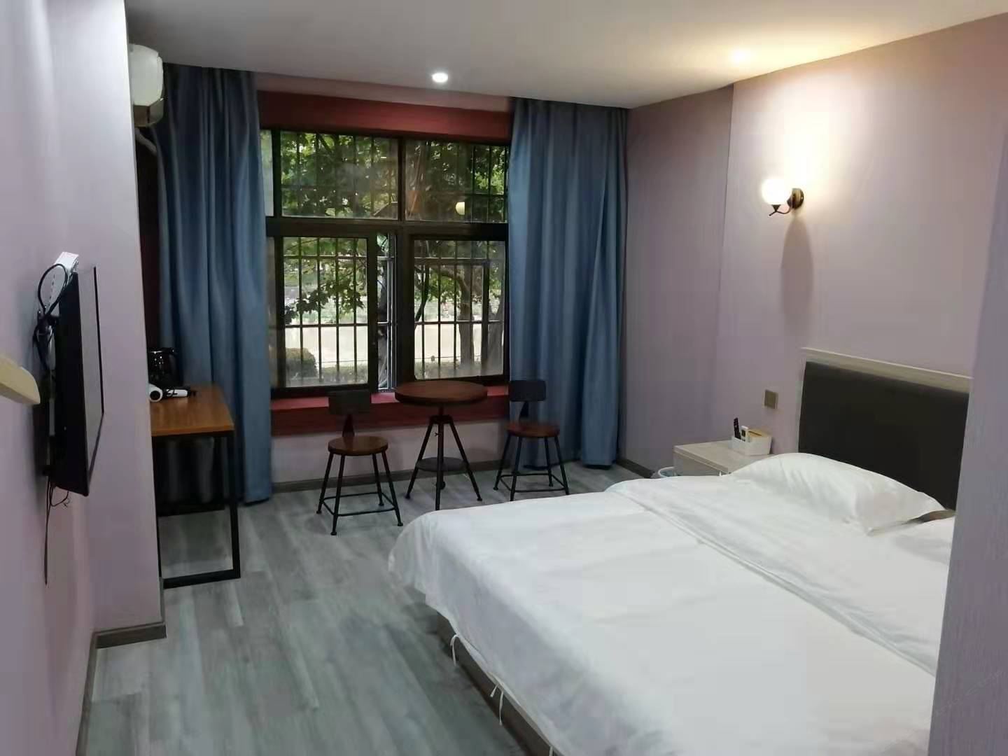 豪华大床房
