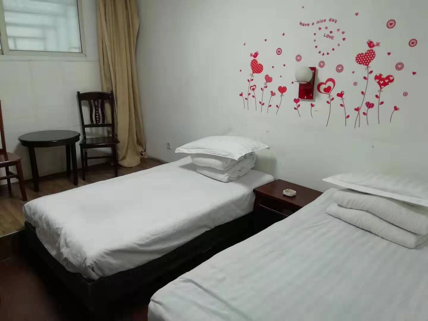 标准双床间