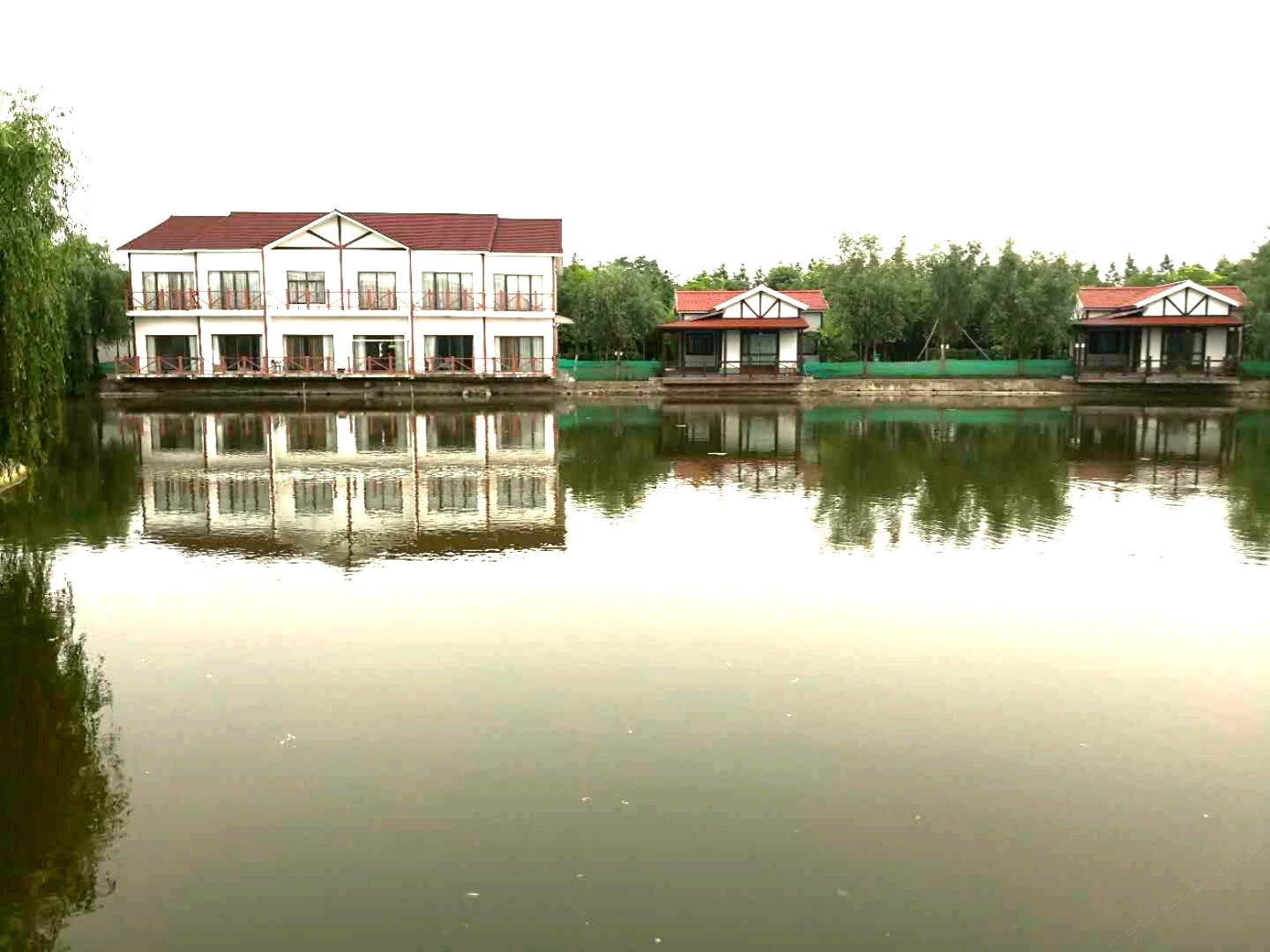 水岸联排标间