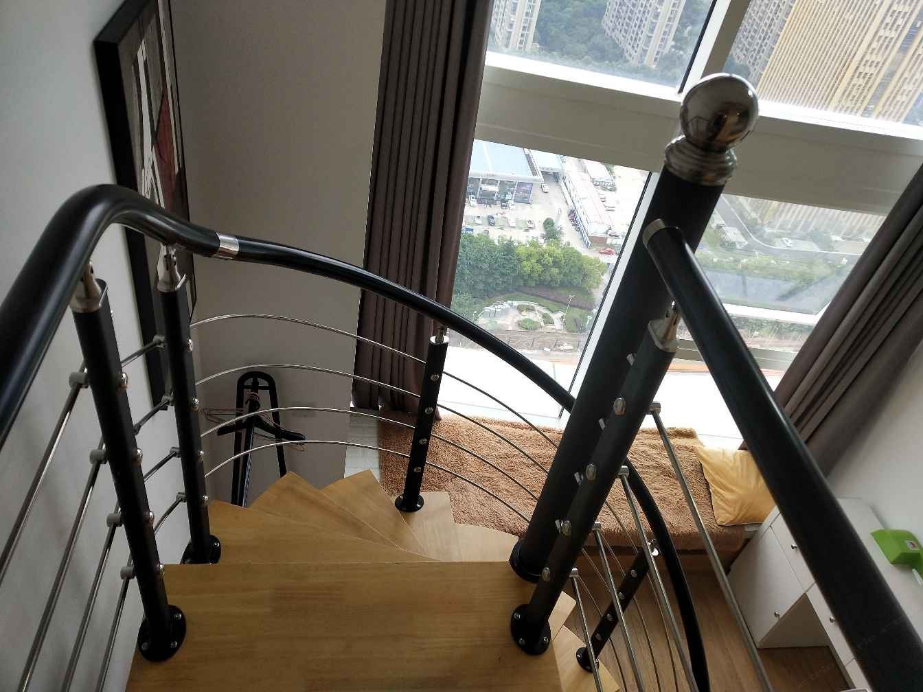未来城loft大床房