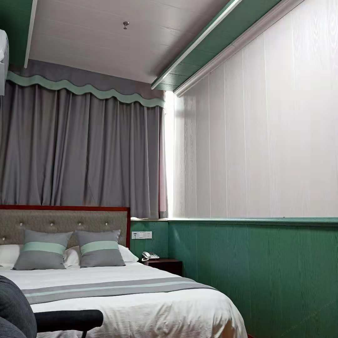 浪漫大床房