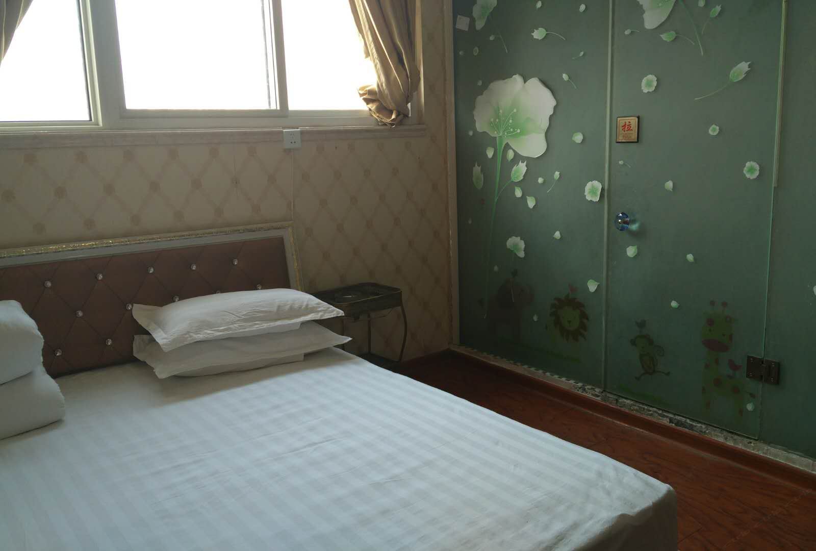 浪漫大床房