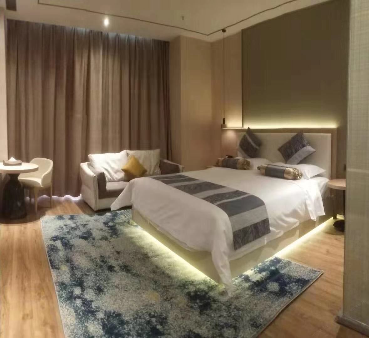 行政精品大床房