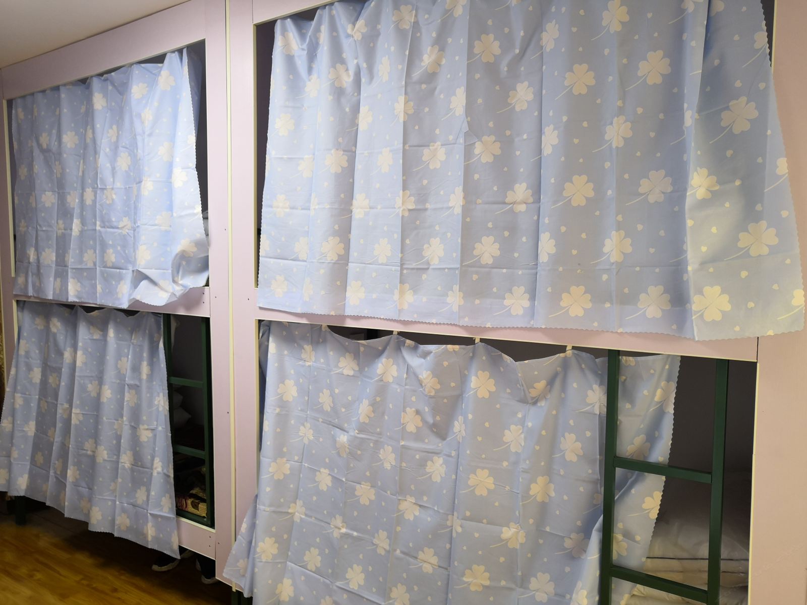 西途特惠间(床位)(公共卫浴)