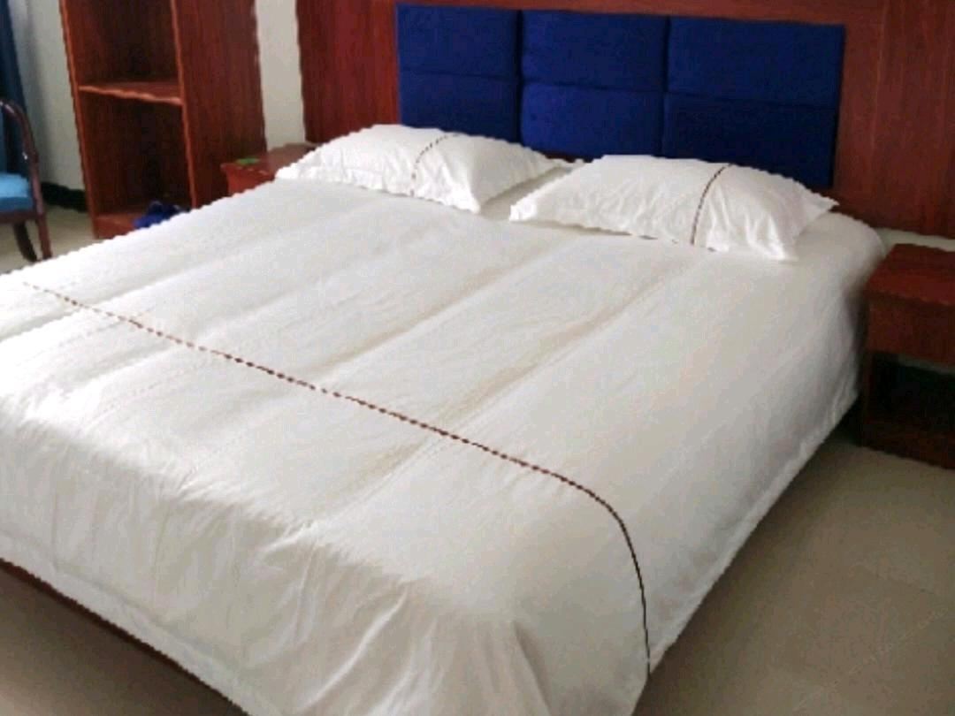 经济大床房