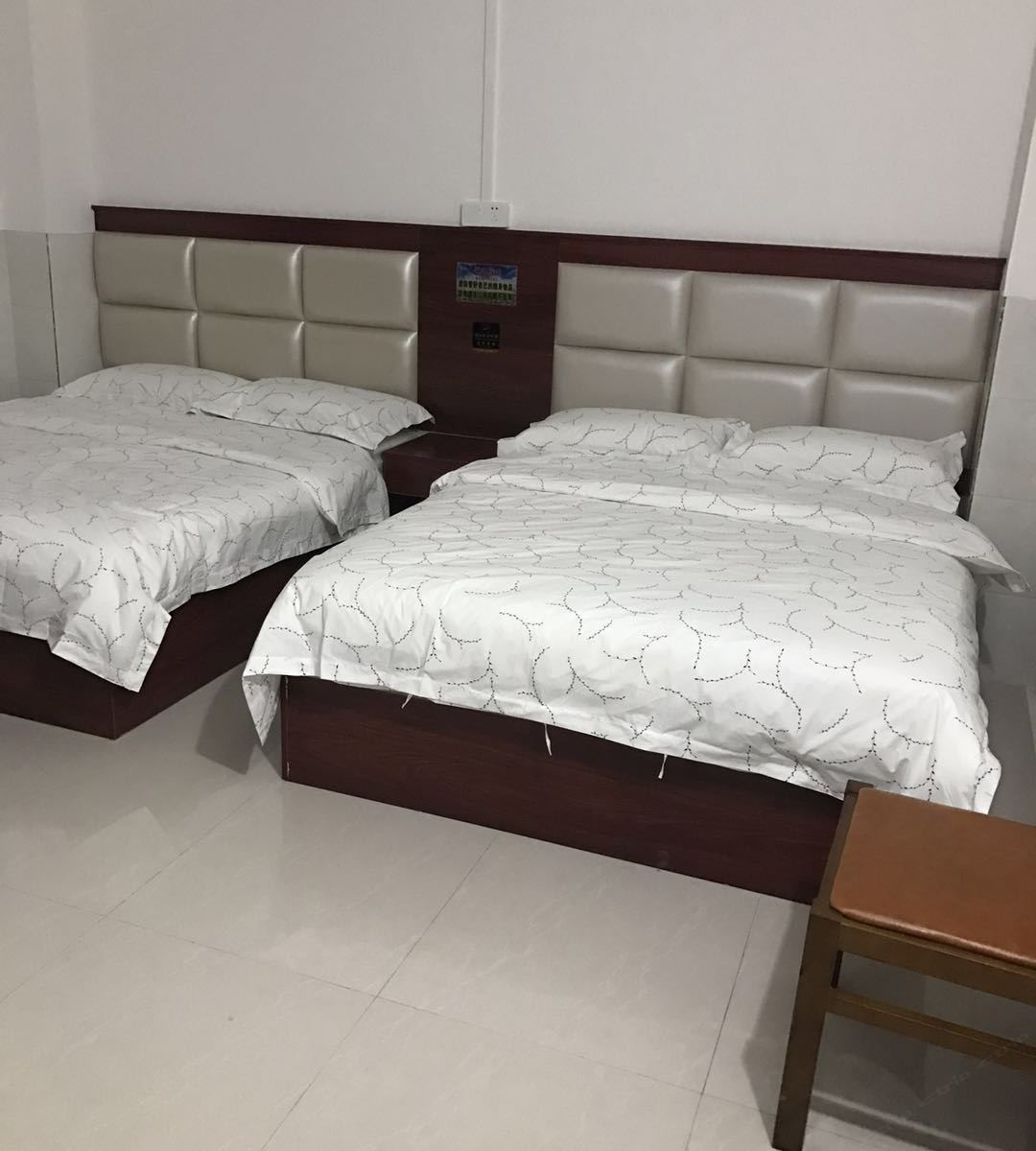 标准双床房