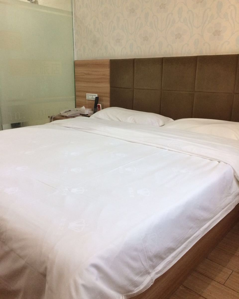 时尚大床房
