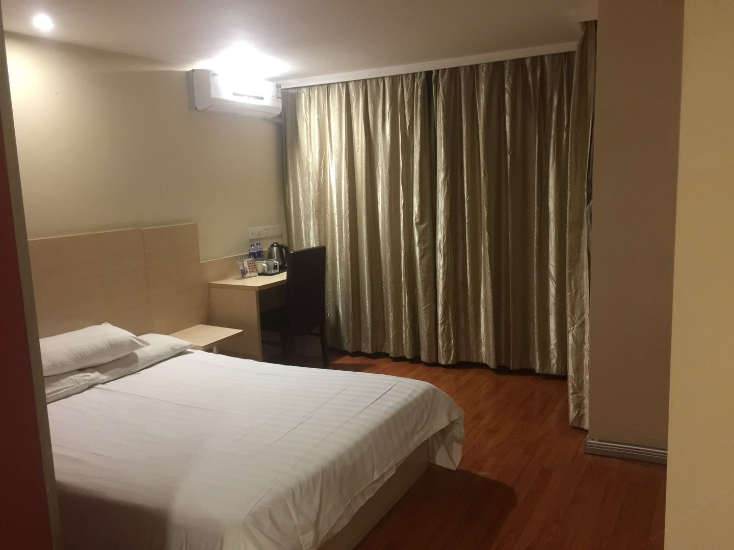 大床房A(无窗)