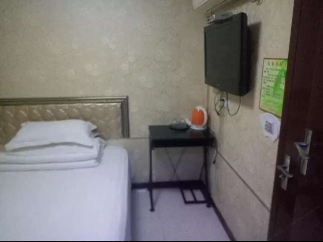 特惠温馨大床房