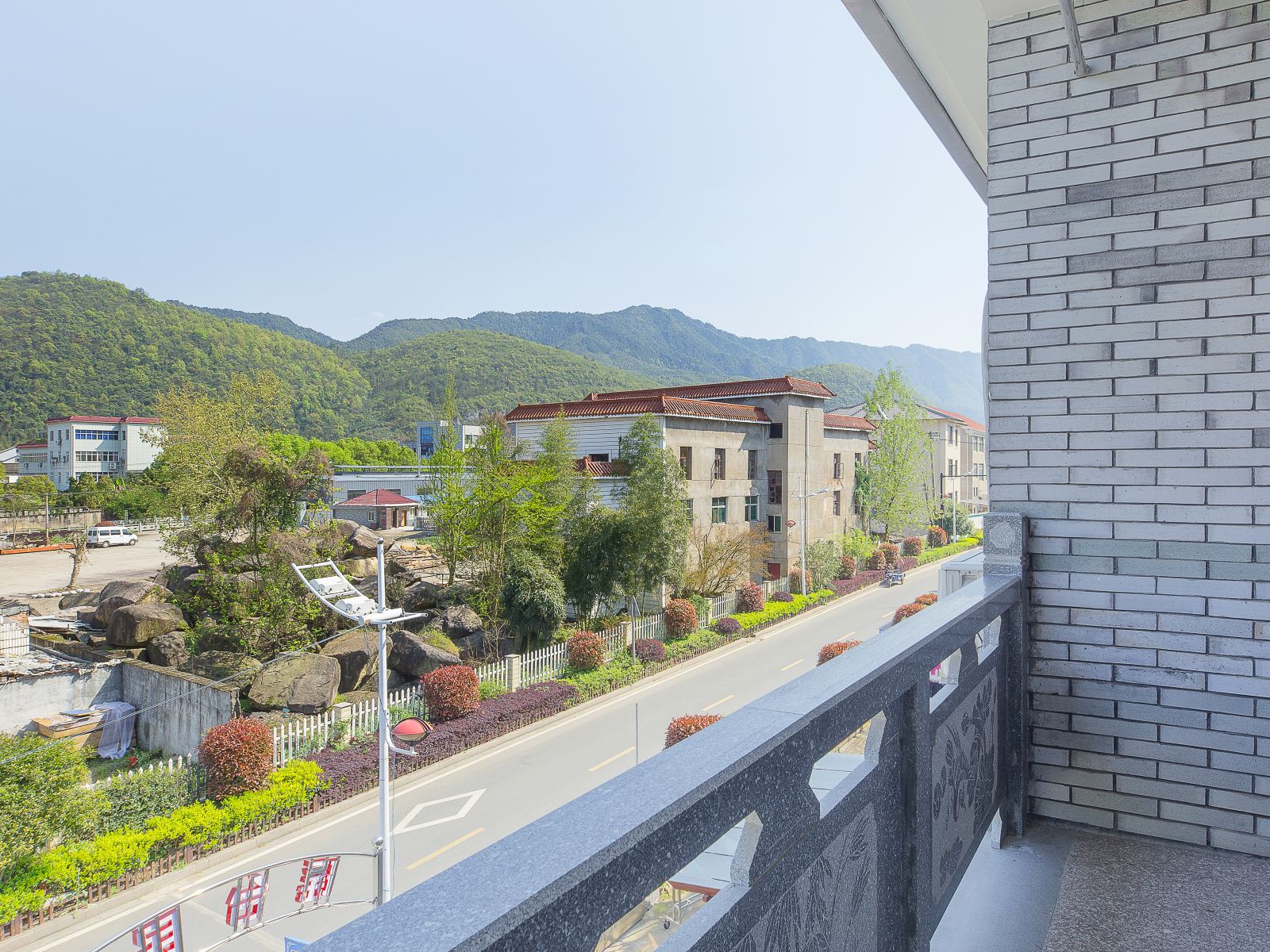 白云绕峰诗画里景观标间