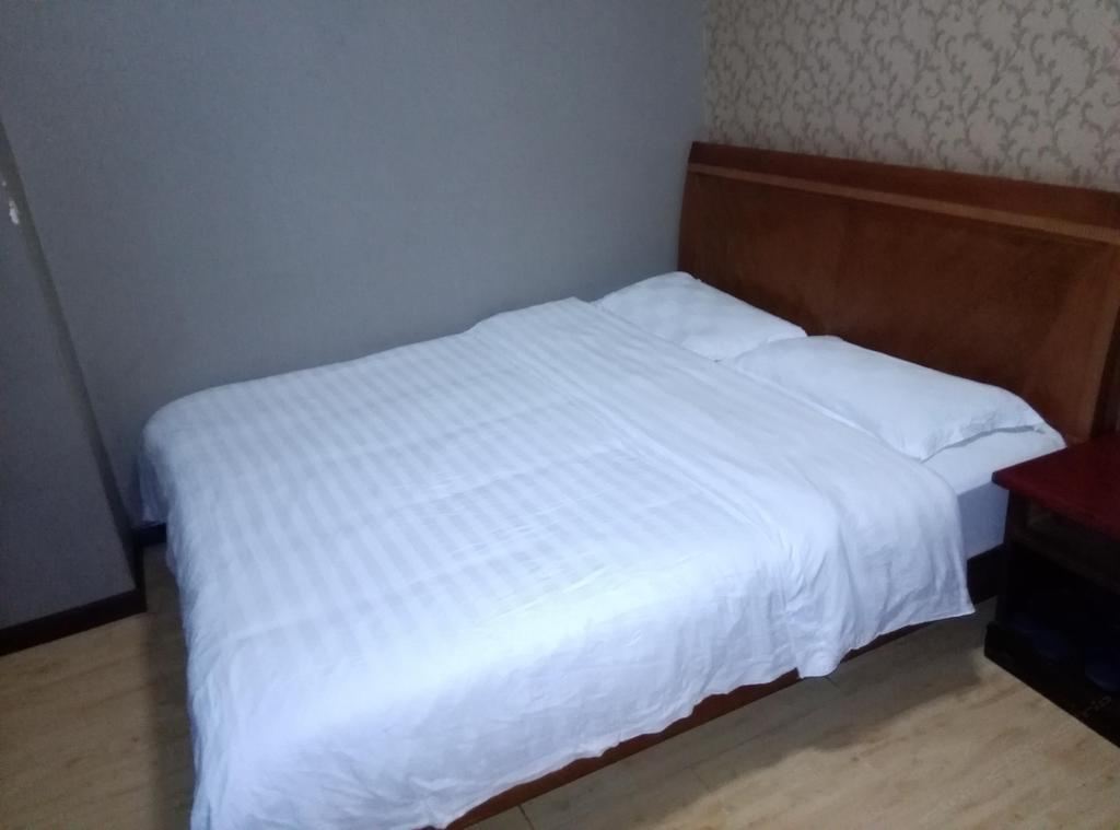 普通间(公共卫浴)