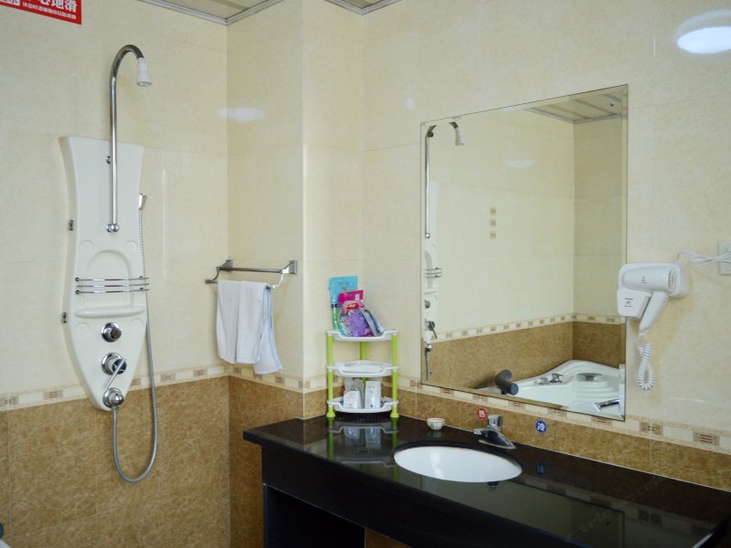 hotelPic