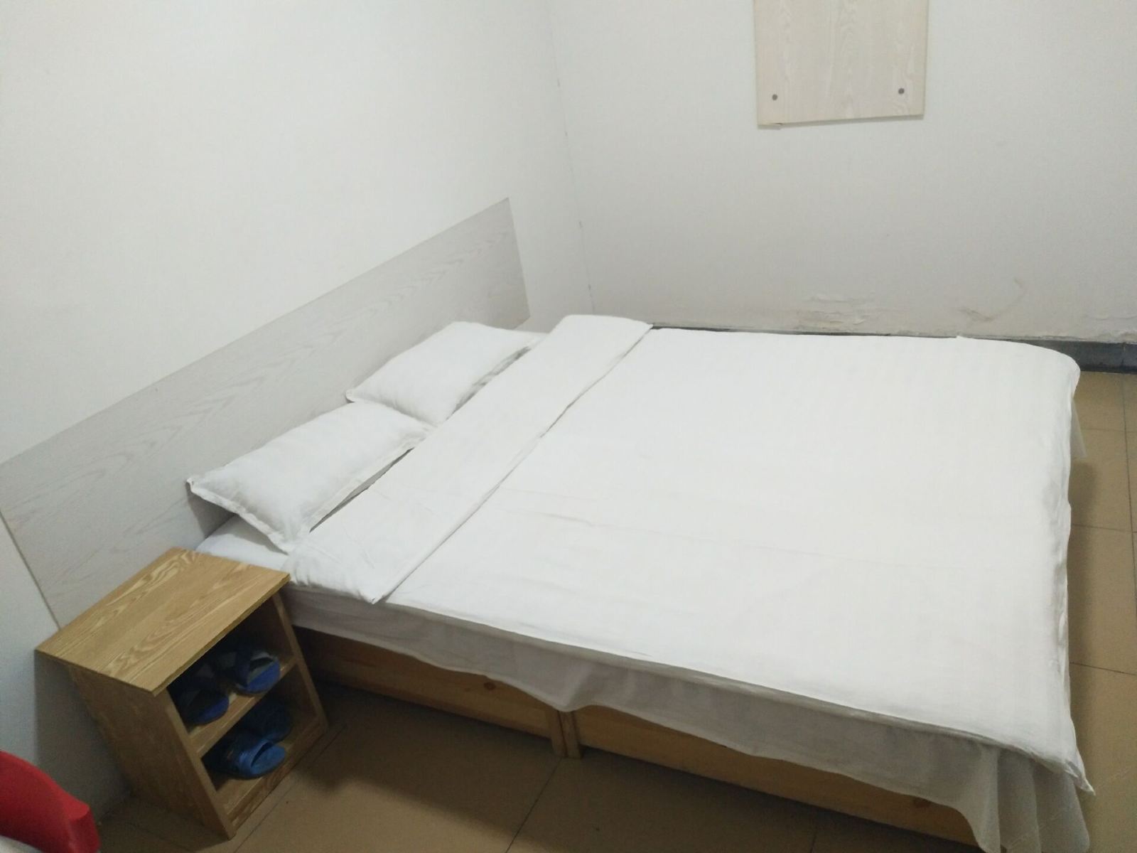 普通大床房(公共卫浴)