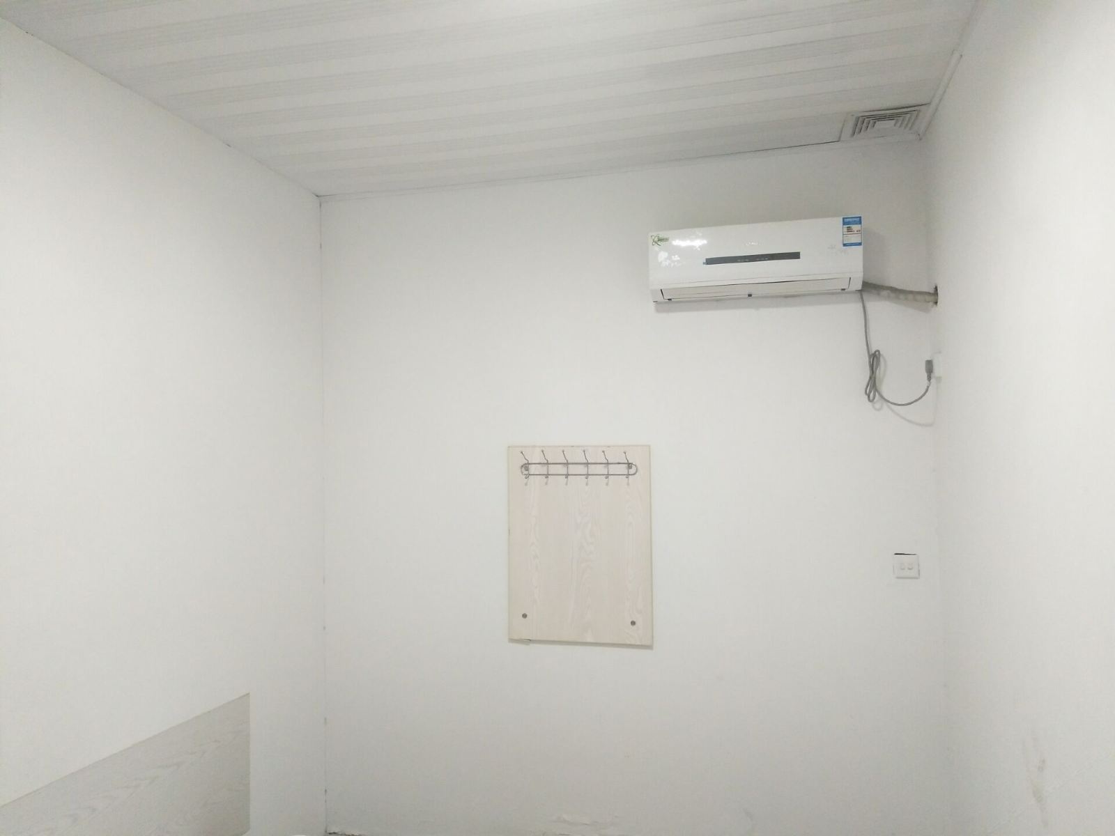 普通大床房(公共卫浴)