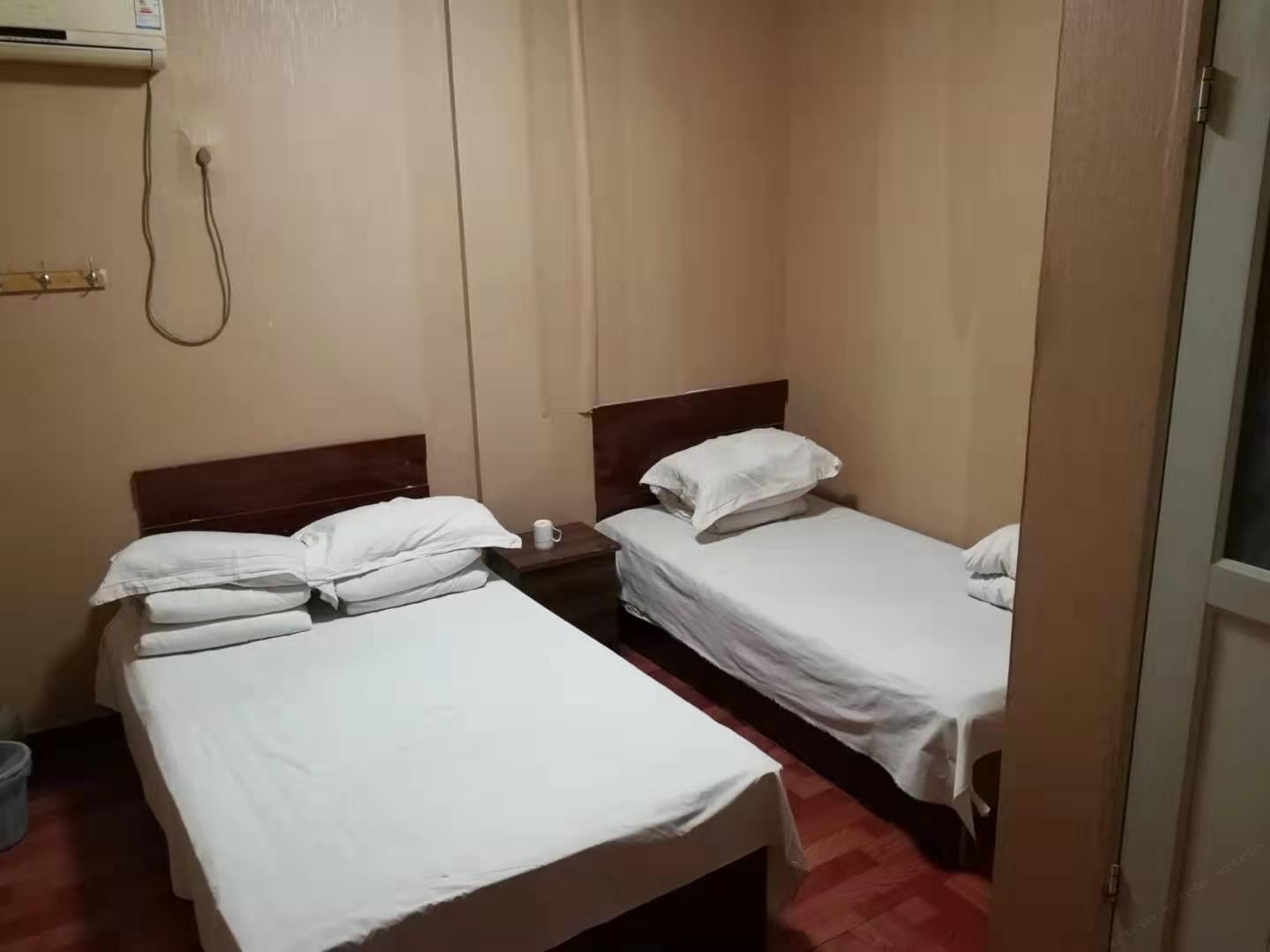 标准双床房