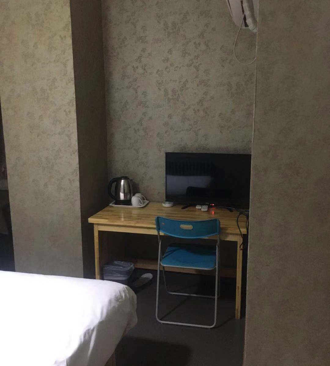 无窗大床房