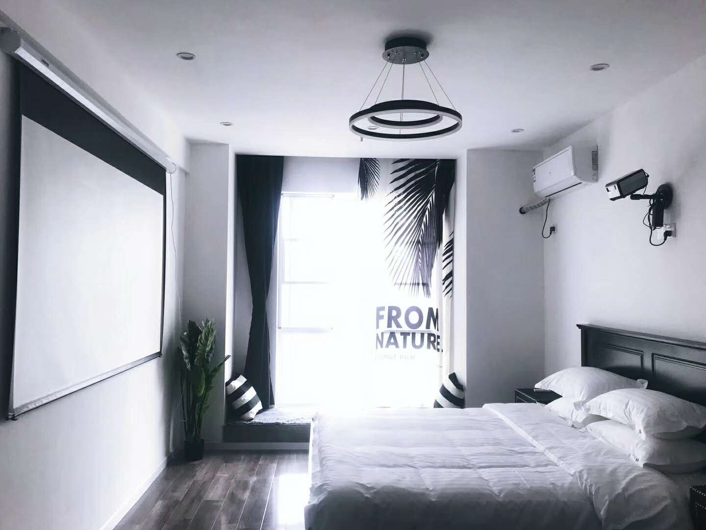 黑白格调江景大床房