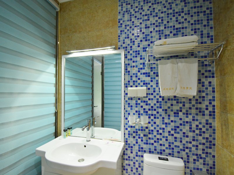 hotelPic