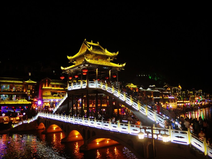 【醉湘西,约吧】张家界,芙蓉镇,猛洞河漂流,凤凰古城7