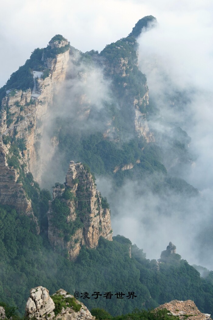 飞跃云端与夕阳握手白石山顶