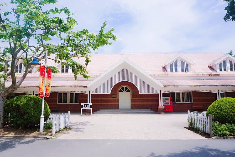 地球村是东方绿舟内的学生宿舍群,地球村内