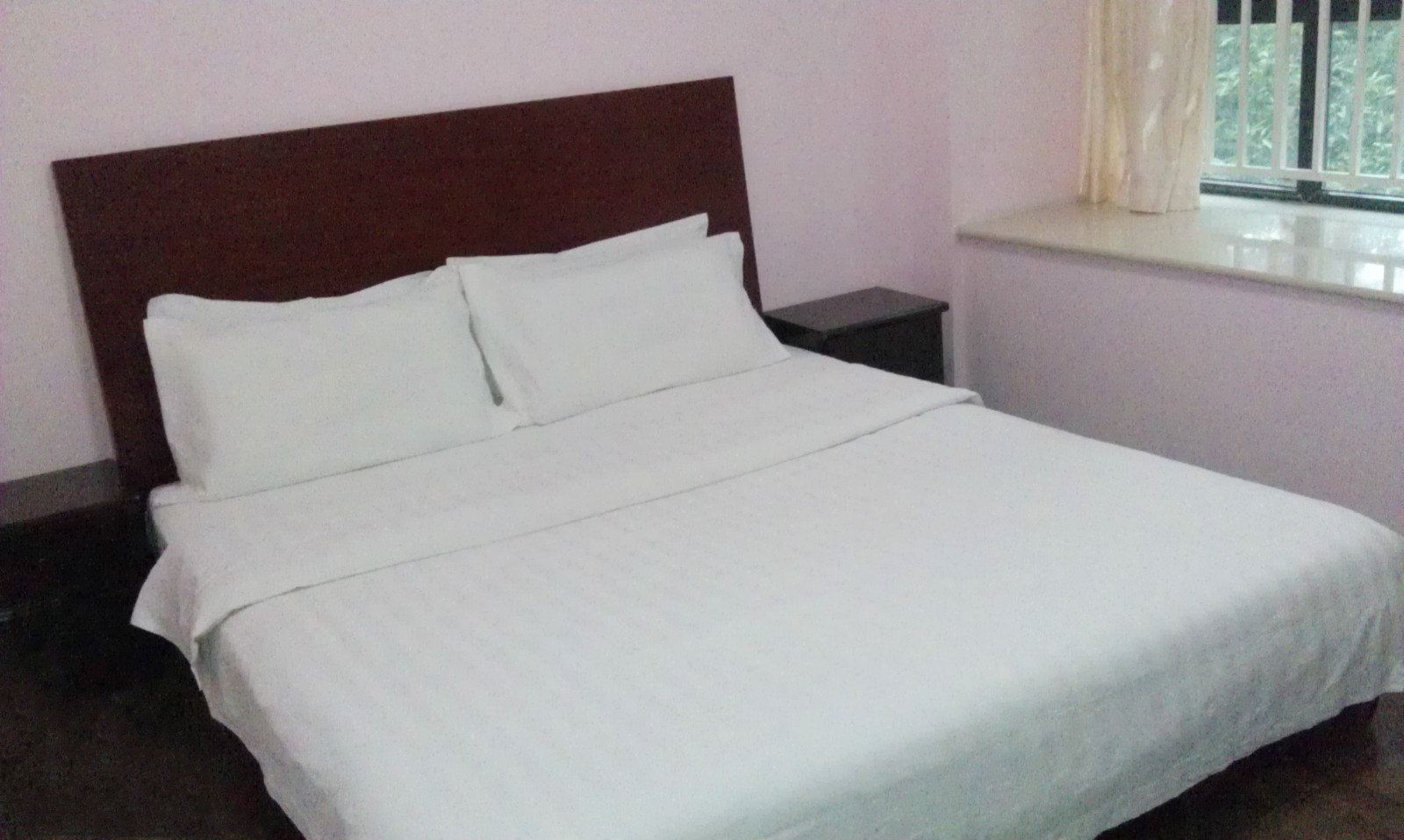 豪华大床房(公共卫浴)