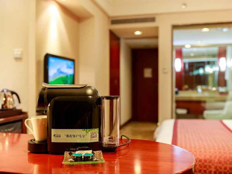 hotelPic