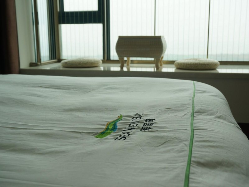 hotelPic