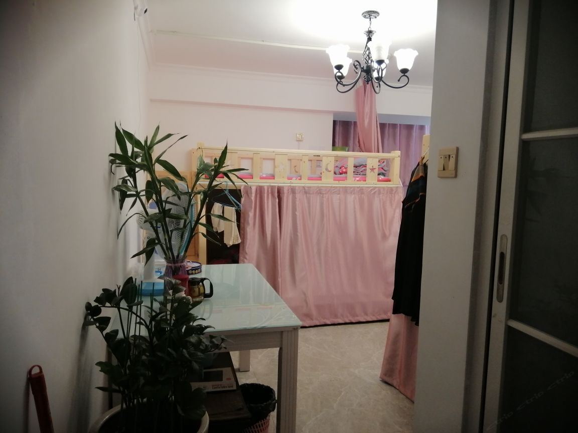 舒适六人间(床位)(公共卫浴)