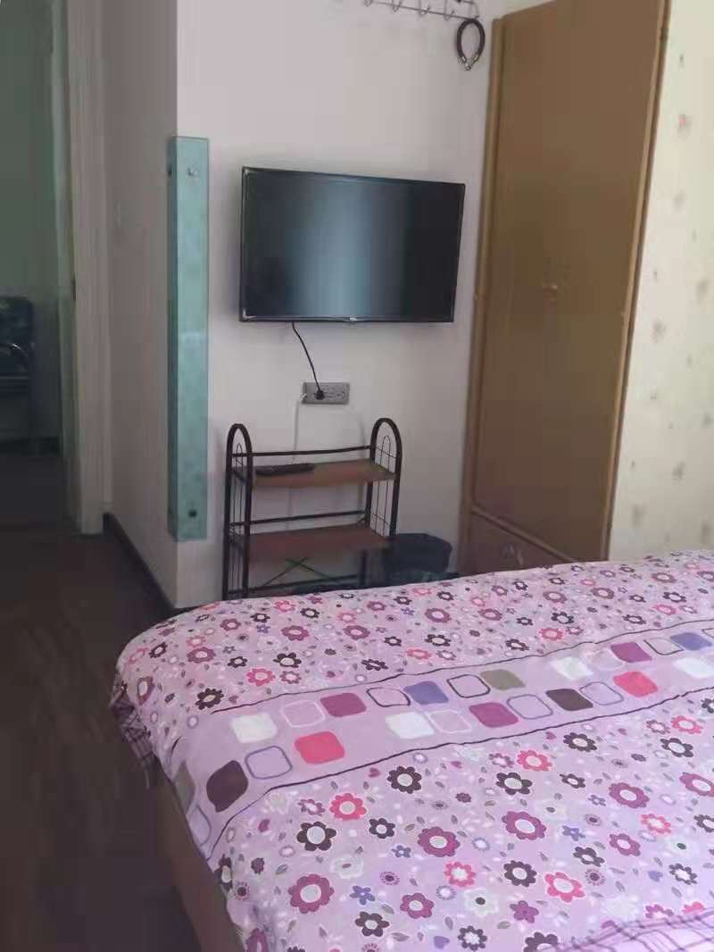 温馨大床房(公卫)