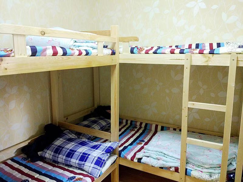 舒适六人间(床位)(公共卫浴)