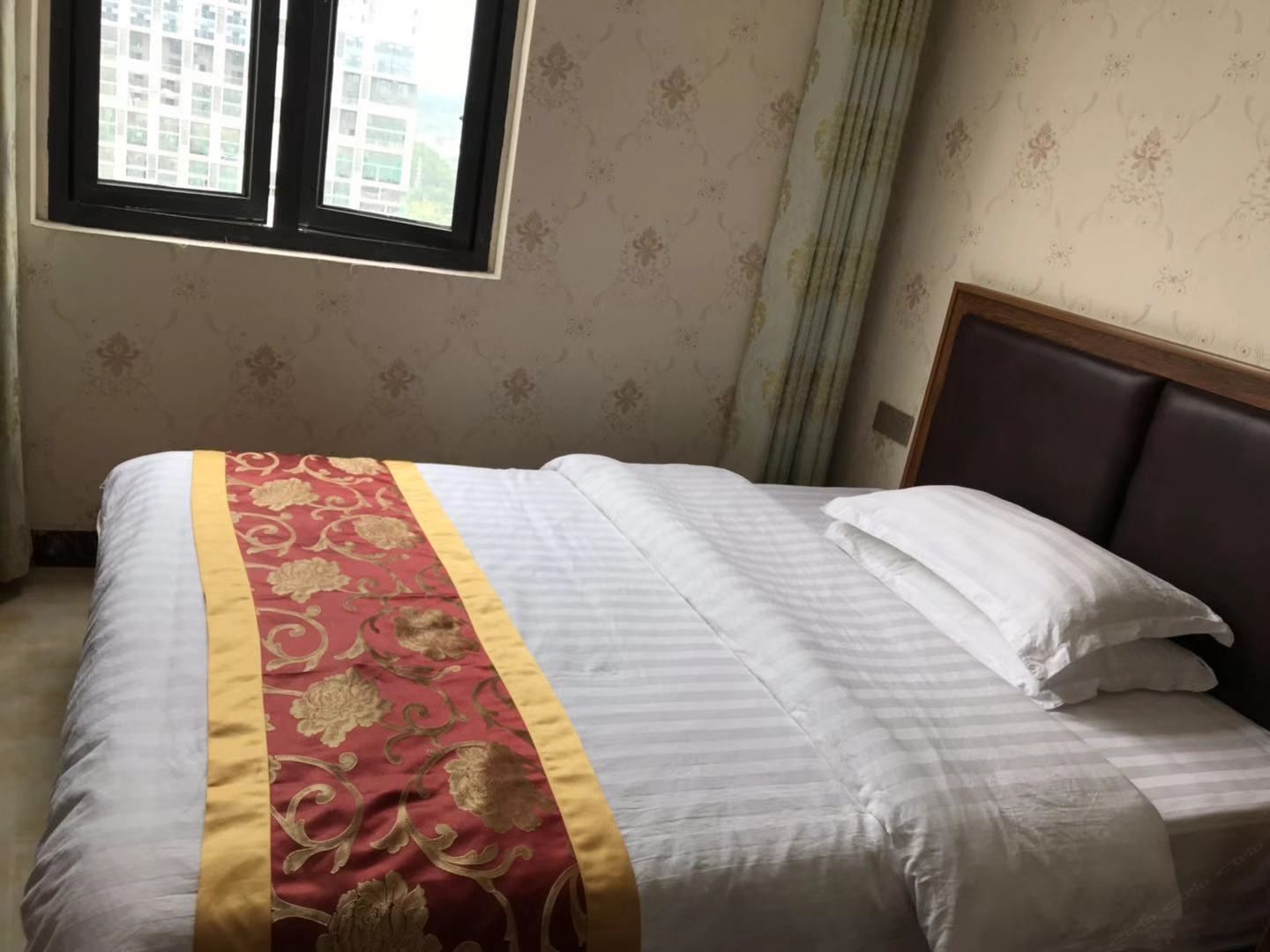 豪华大床房