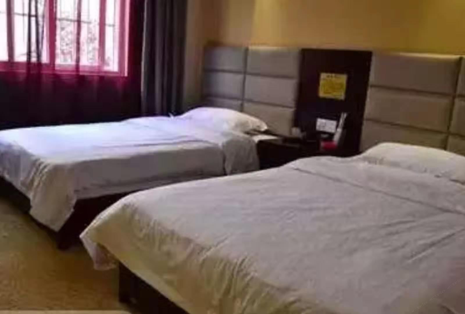 标准双人电脑房