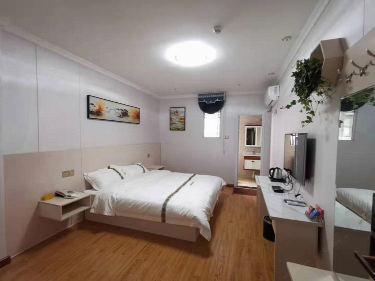 豪华大床房