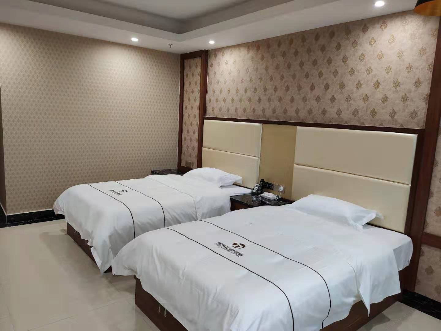 班悦双床房
