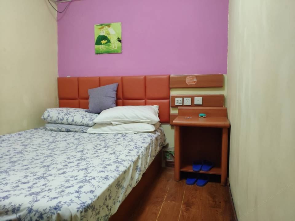 经济大床房