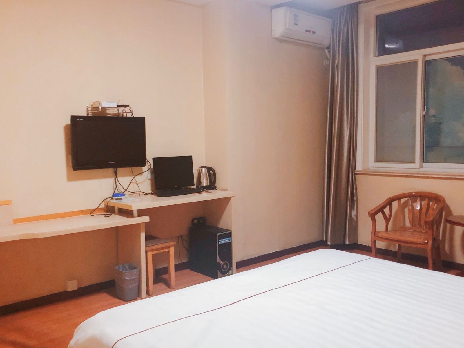 商务大床间