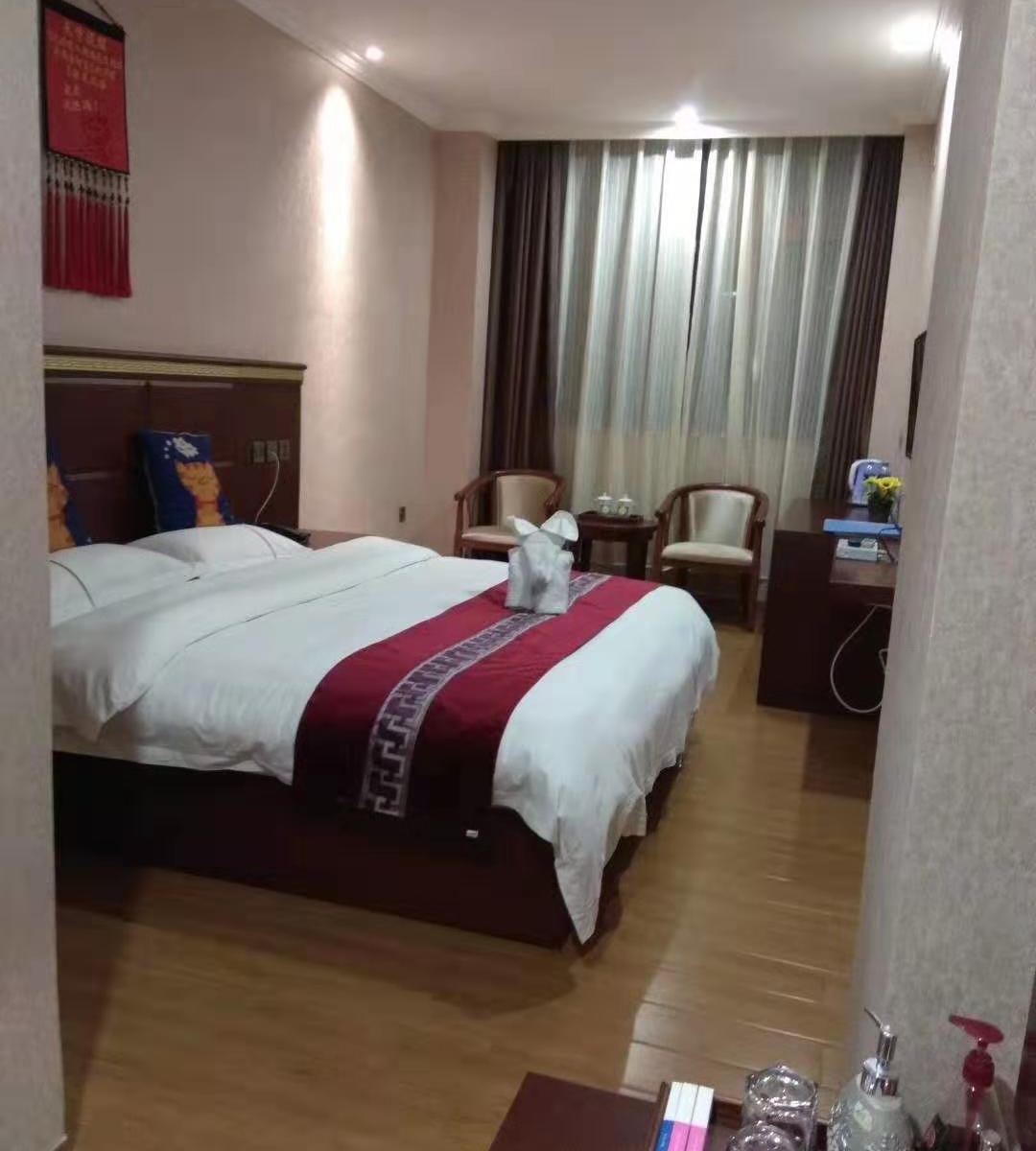 豪华大床房