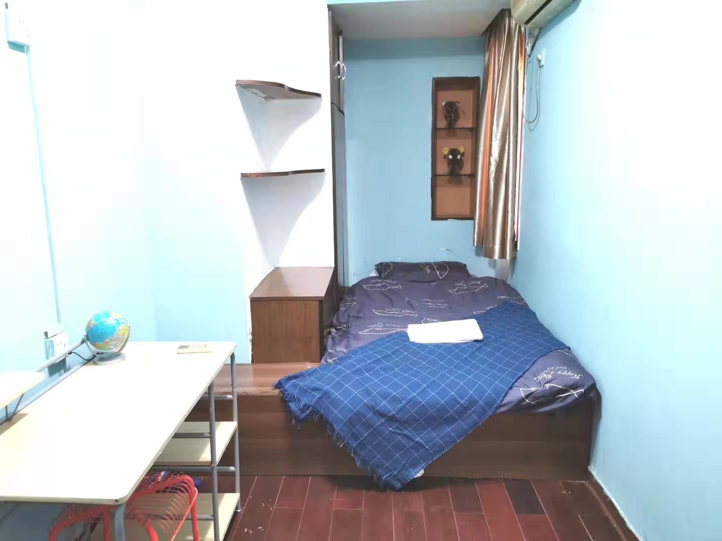 男女混合三人床位房(公共卫浴)