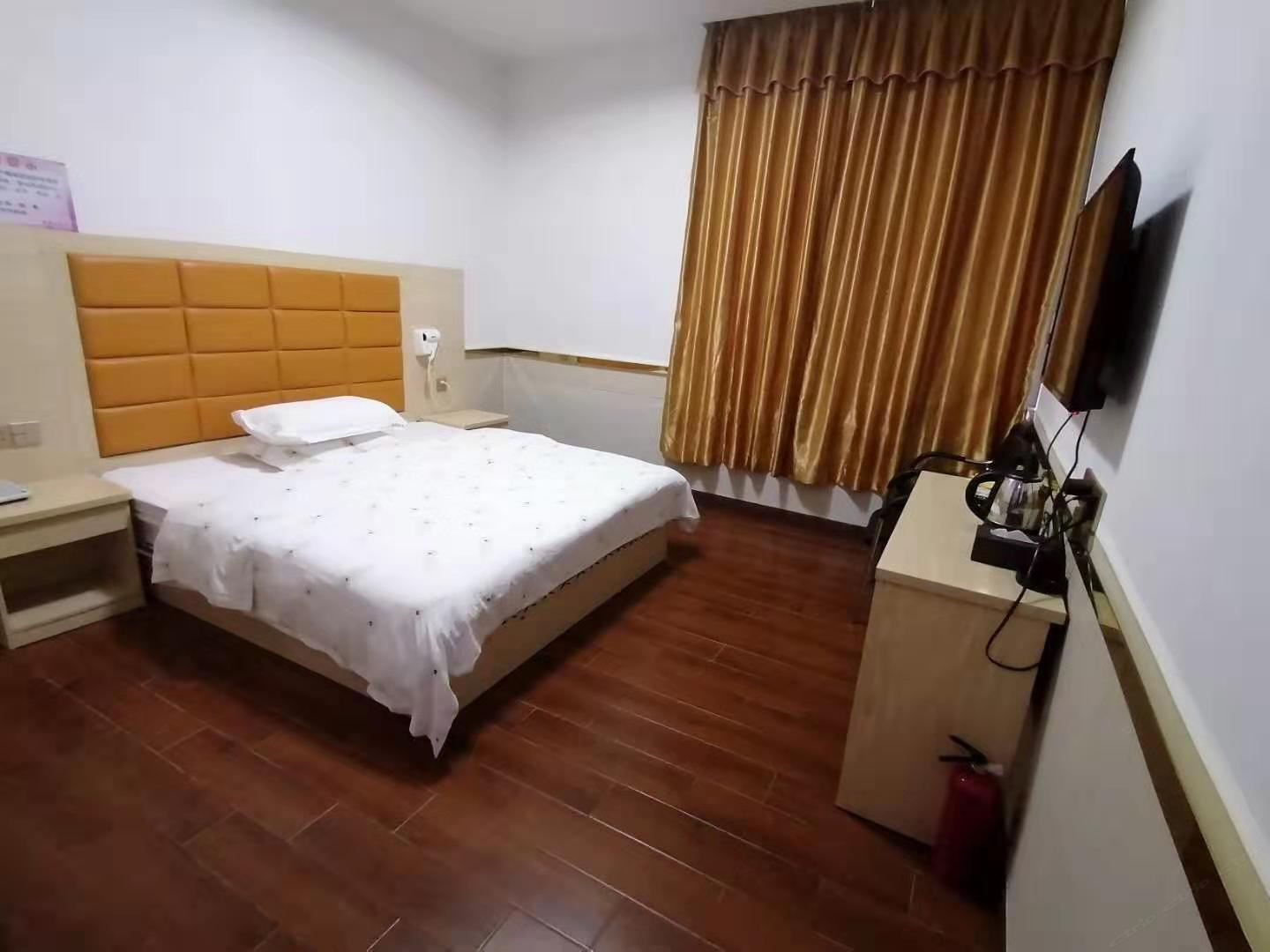 豪华大床房