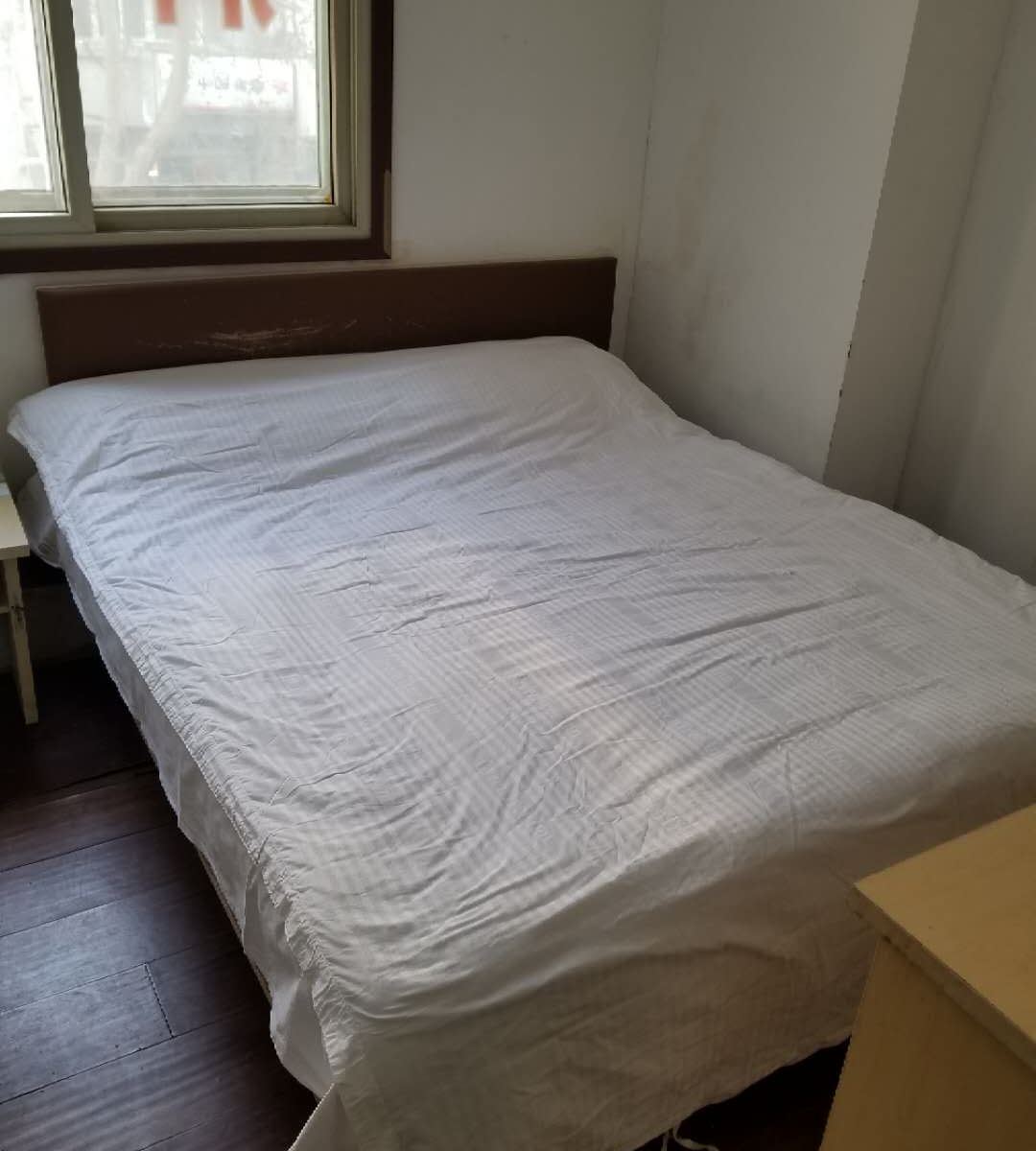 普通大床房(无窗)