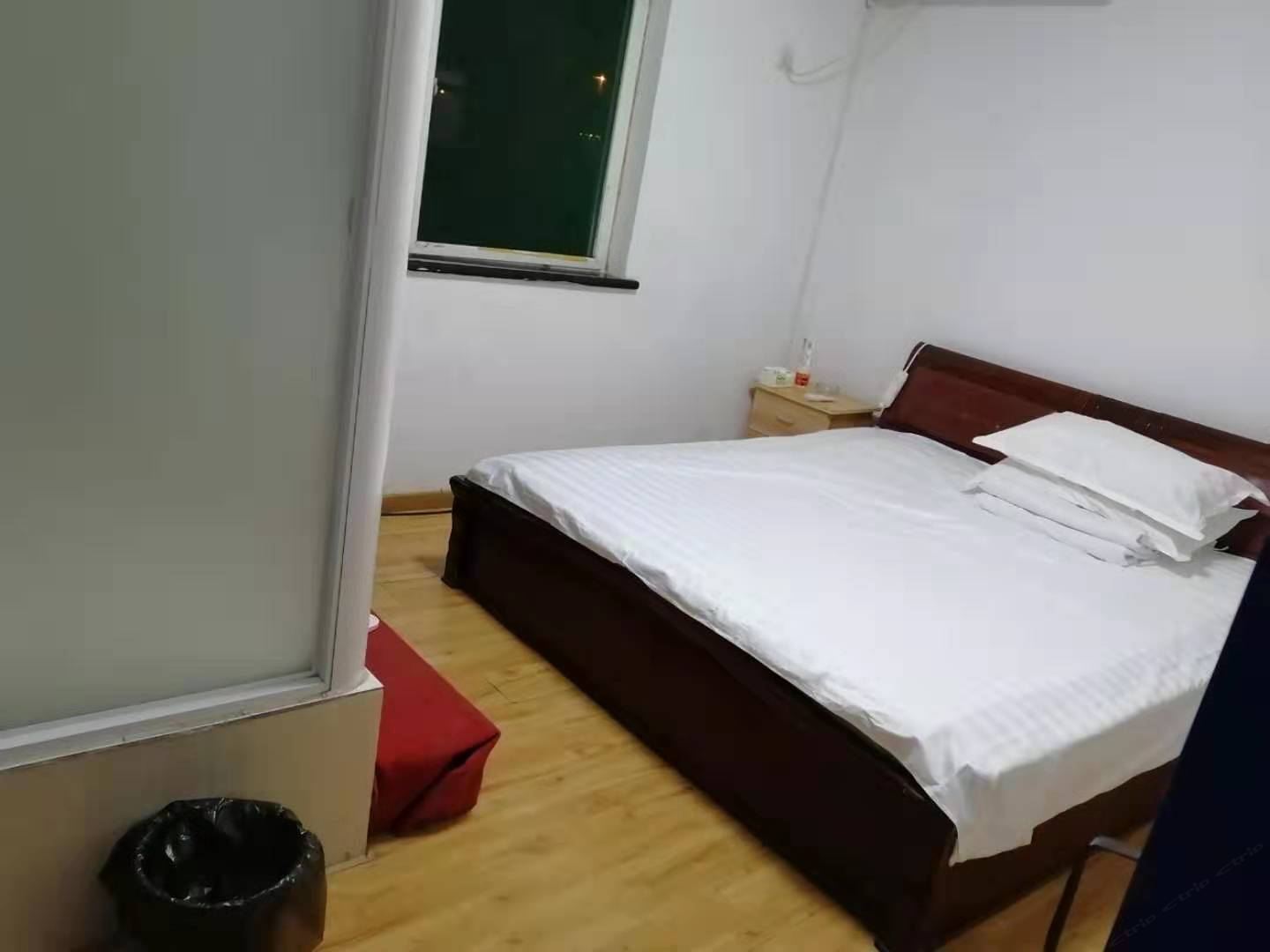标准大床房