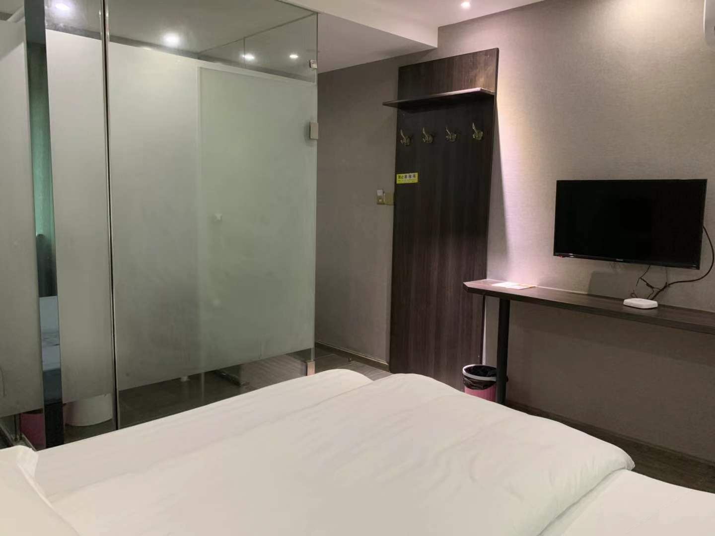 普通大床房(无窗)