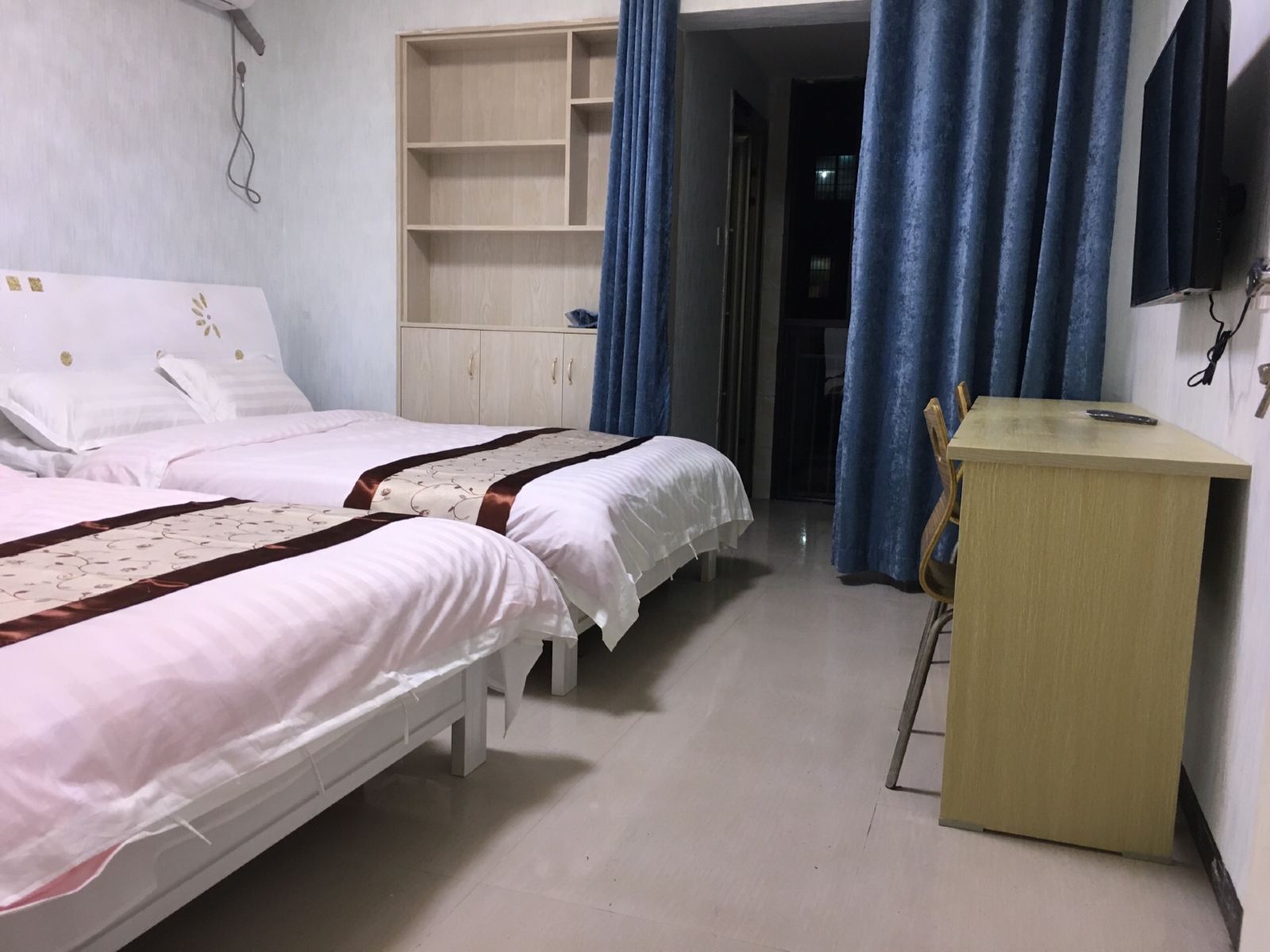 豪华双床间