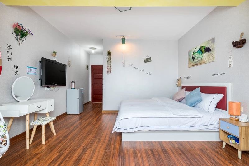 最心边套大床房