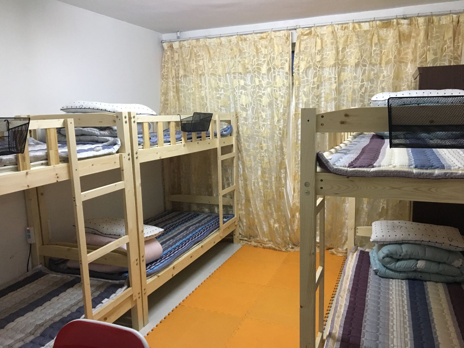 女生六人间(床位)