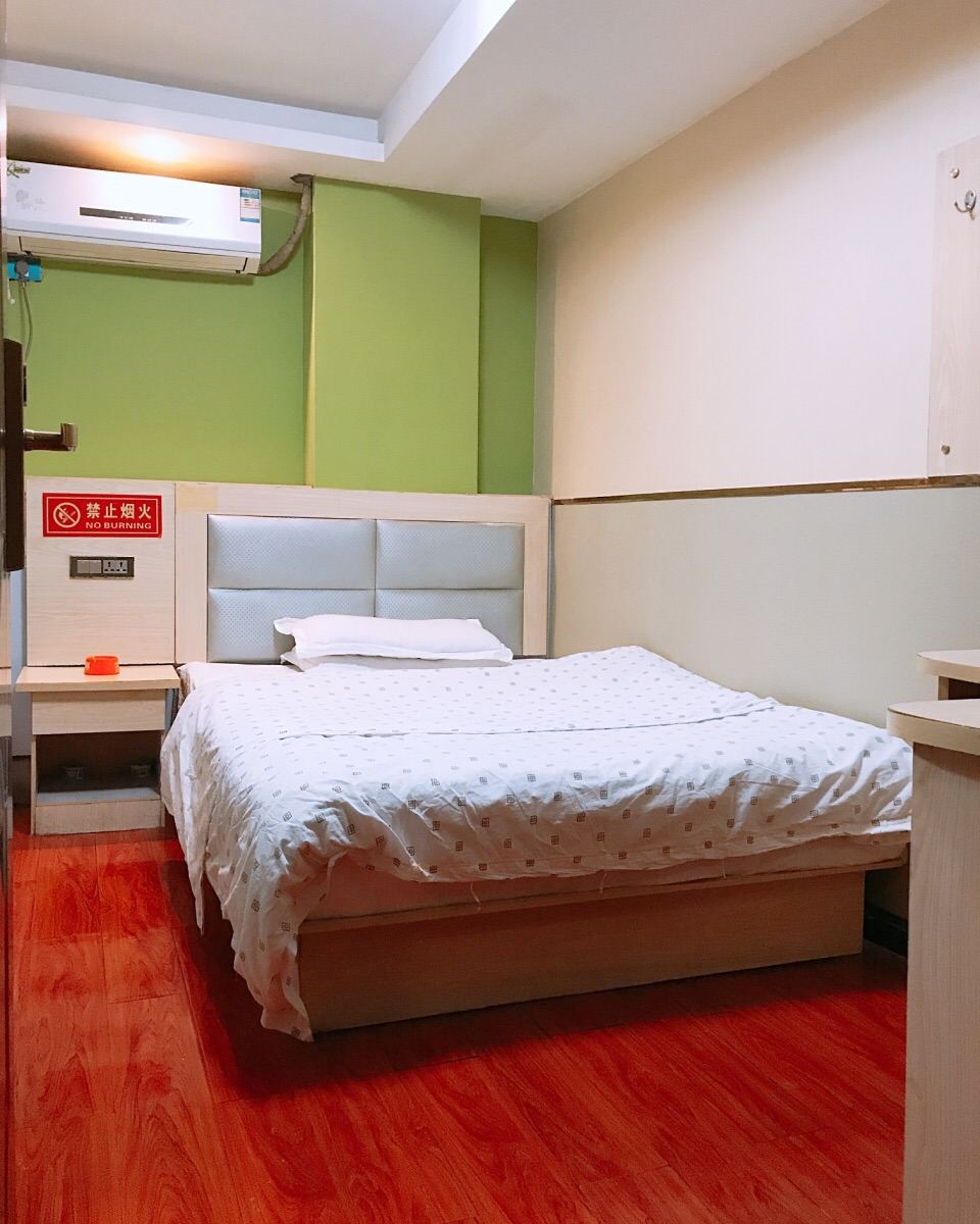 标准大床房A