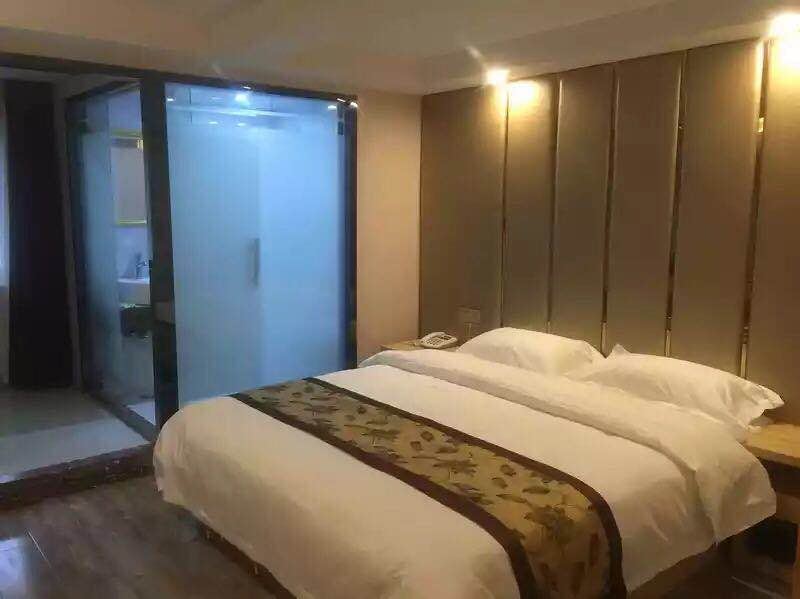 舒适大床房